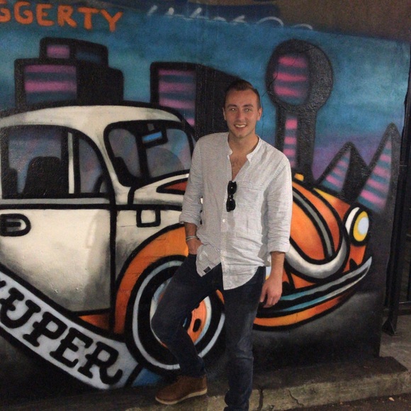 Meet your Posher, Devin - Picture 5 of 5